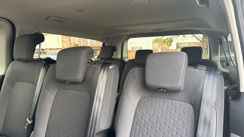 Ford Tourneo Custom 320 L2 Diesel Fwd 2.0 EcoBlue 136ps H1 Titanium 8 seater Auto